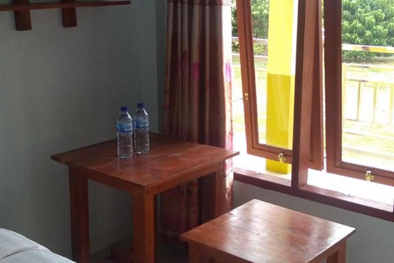 Hotel Anugrah Situngkir 3 Near Creative Hub Pangururan Samosir Redpartner Sinapuran Exterior photo